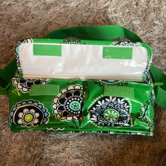 Vera Bradley Green Lunch Box / Cosmetic Bag 💚 - Picture 2 of 5